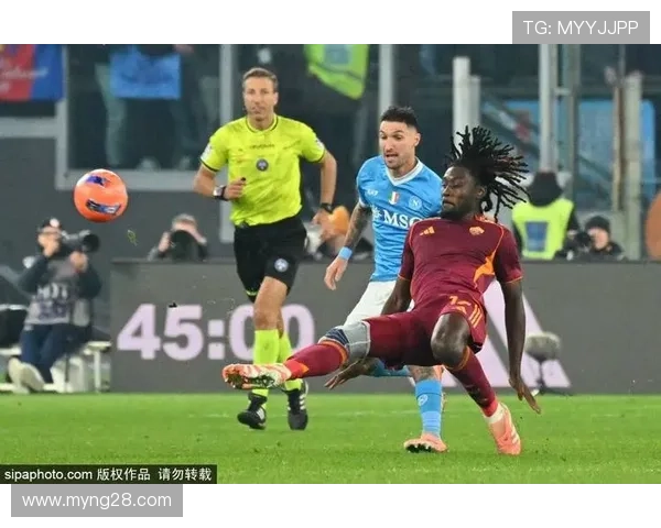 齐尔克泽曼联生涯波折，租借罗马协议近达成