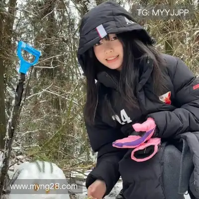 伍静